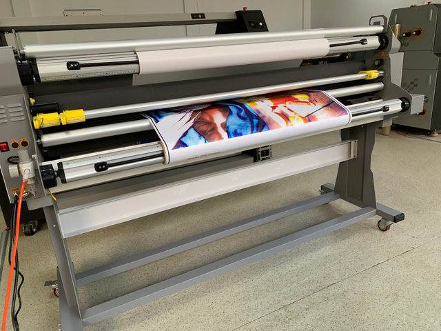 Laminator Gulungan Format Besar VLR1700