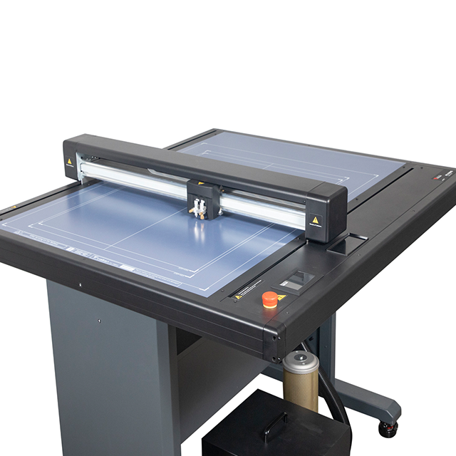 Mesin die-cutting dan crease flatbed digital FC700VC